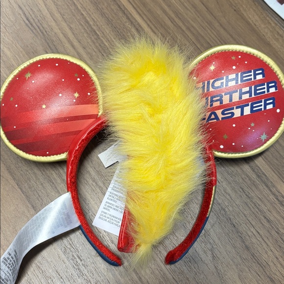 NWT Disney Captan Marvel Ears Headband - Picture 2 of 7